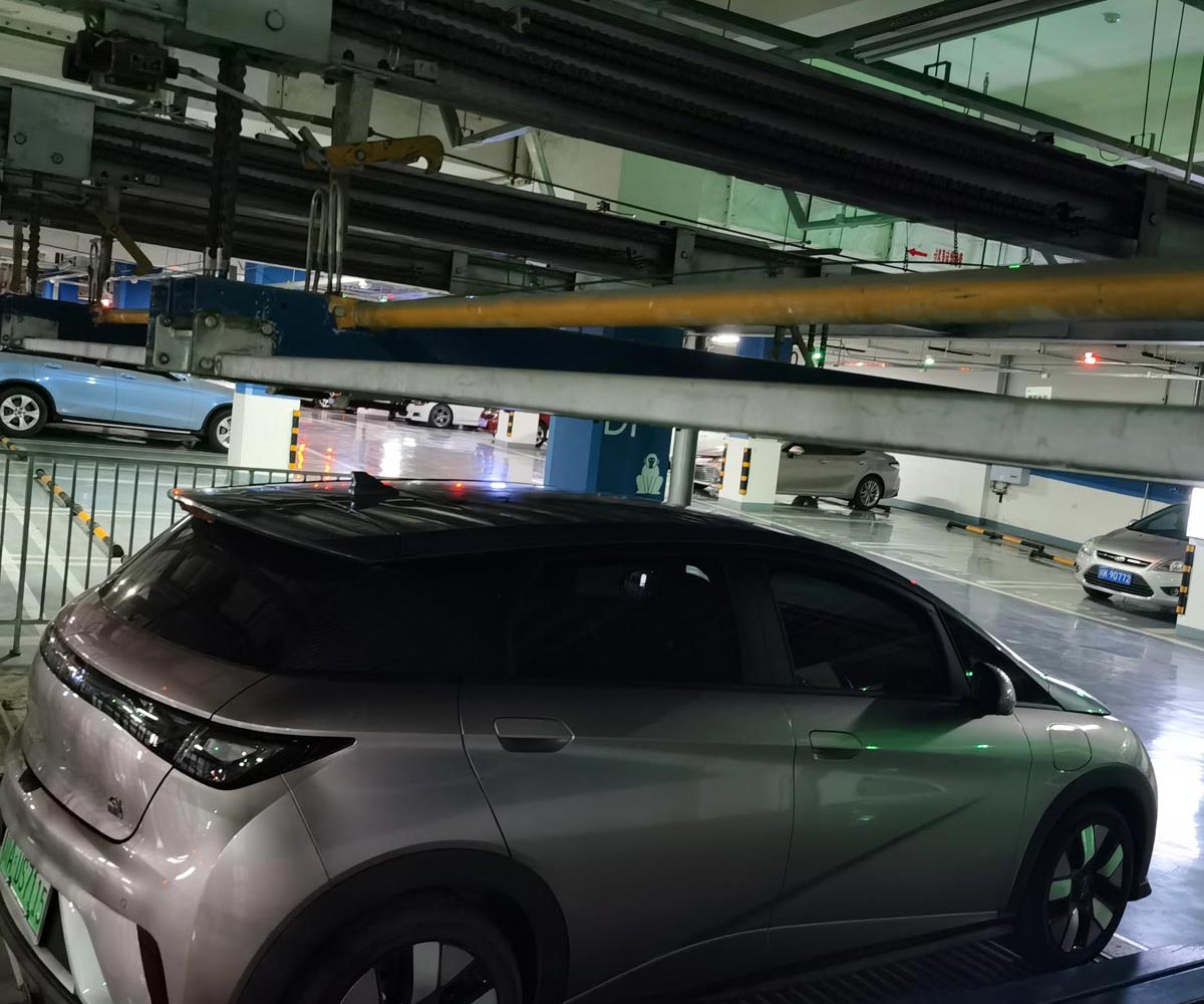 天峨在立體車庫(kù)里面停車安全嗎